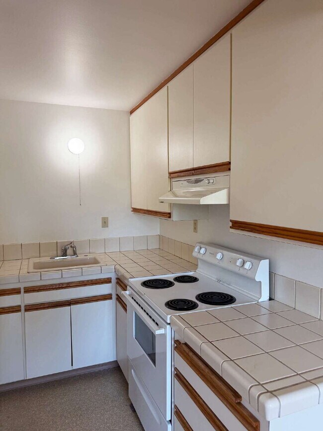 Building Photo - Charming 1BD/1BA Apartment Near Sonoma Plaza - Available Now.