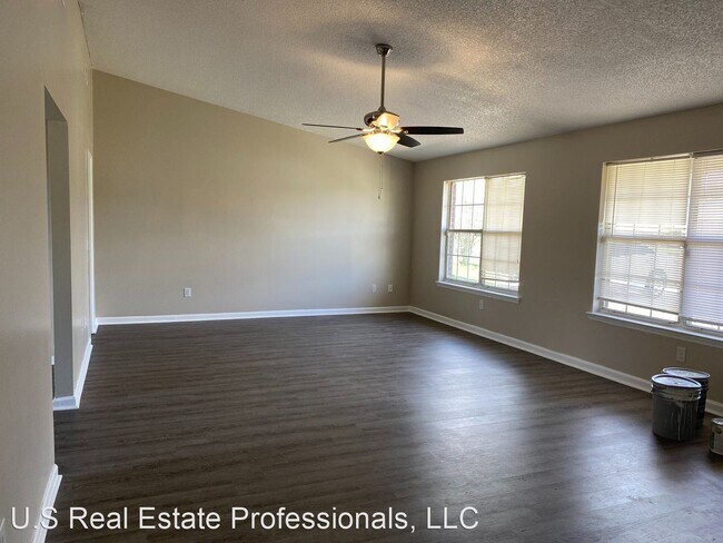 Building Photo - 3 br, 2 bath House - 702 Waterfield Drive