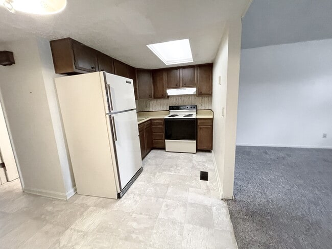 Building Photo - 1194 E Dawn Dr
