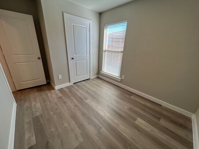 Building Photo - NEW 3 Bedroom In Harvest Development In Wo...