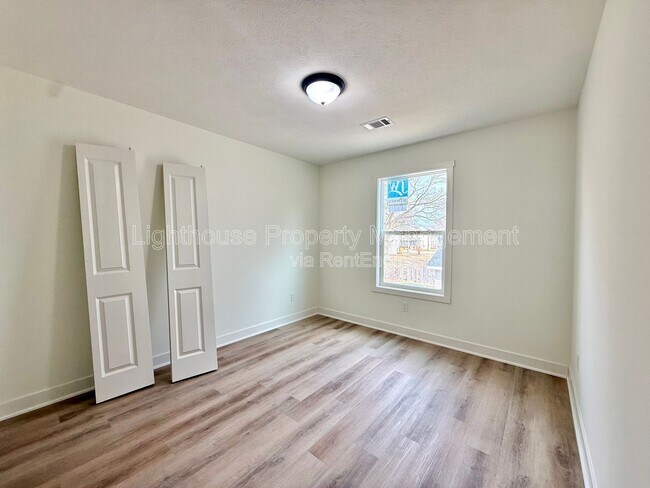 Building Photo - 313 Orchard Ave