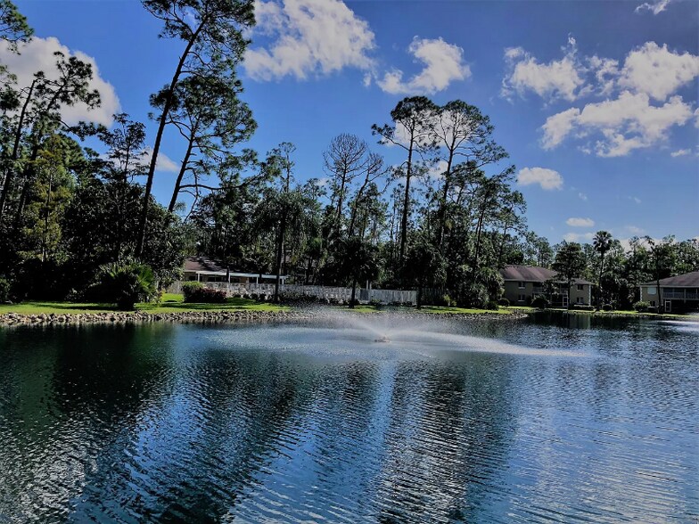 Building Photo - 5780 Woodmere Lake Cir