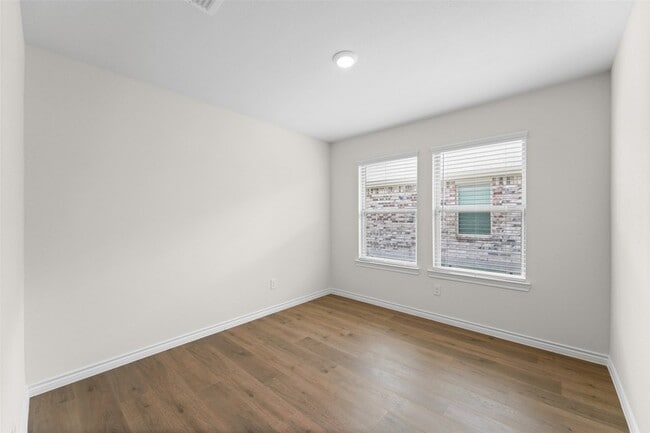 Building Photo - 1332 Pierce Ln