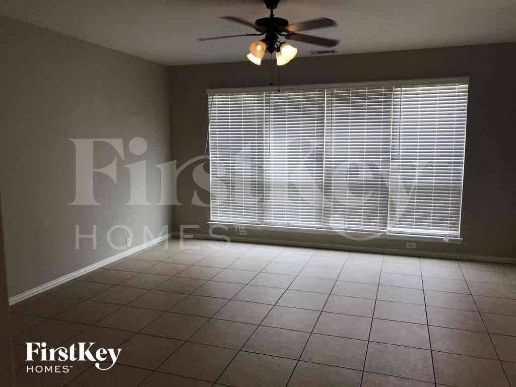 Building Photo - 612 Celeste Ln