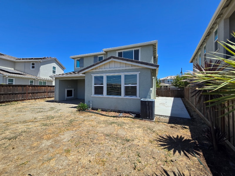 Building Photo - 18025 Amador Dr