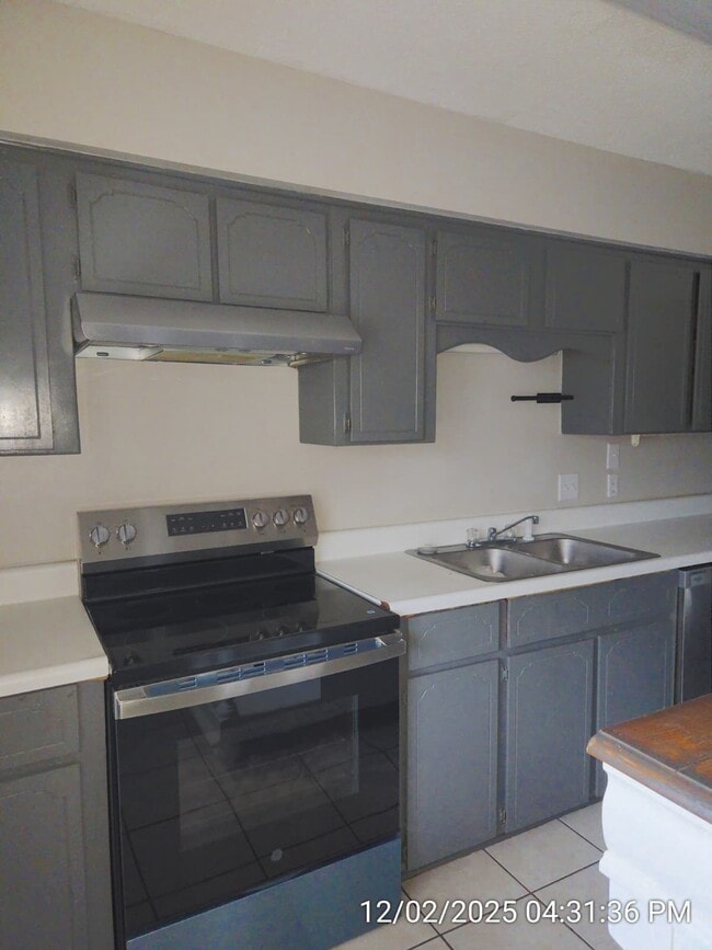 Building Photo - 1017 Varnedoe St