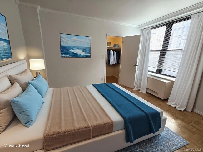 Building Photo - 201 W 74th St