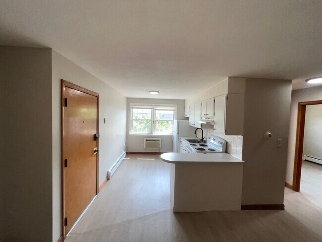 Building Photo - 50 Danbury Dr