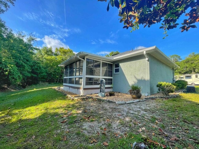 Building Photo - 932 Delcie Dr