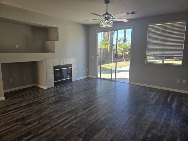 Building Photo - Home For Rent