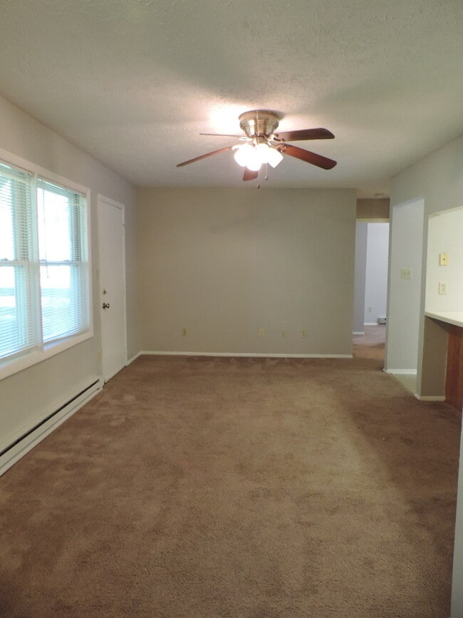 Building Photo - 4bd Lower Unit In Duplex Right Off New Market And Close To ASU