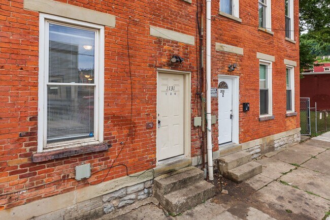 Building Photo - 2131 Staebler St