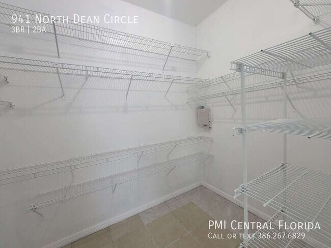 Building Photo - 941 N Dean Cir