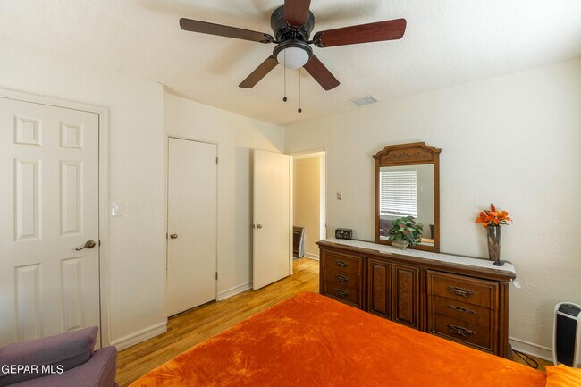 Building Photo - 4505 Pershing Dr