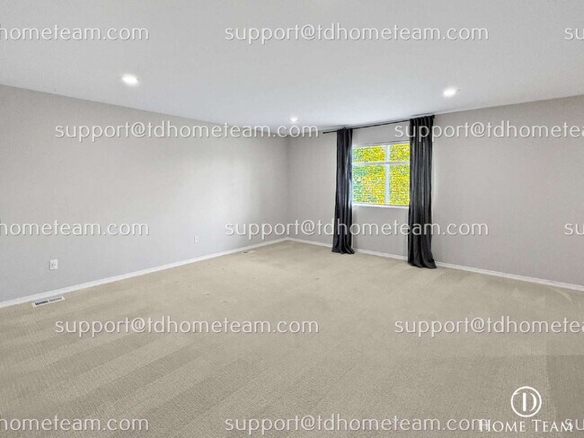 Building Photo - "Spacious 3-Bed Oasis in Kent with Elegant...