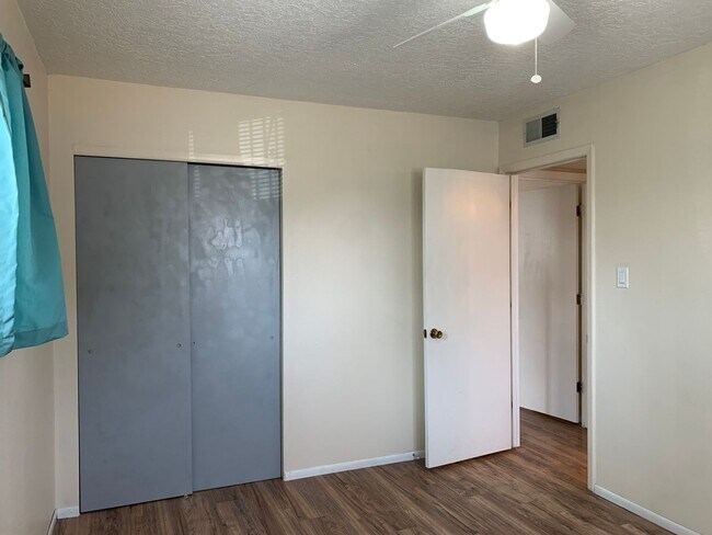 Building Photo - Lovely 2 Bedroom, 2 Bath Home Near Old Town! Available Now!