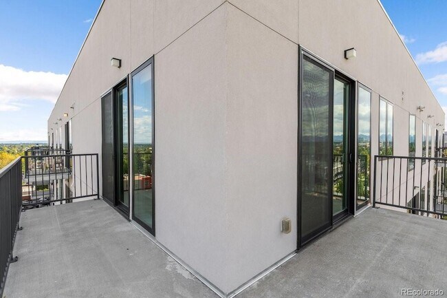 Building Photo - 1515 Julian St