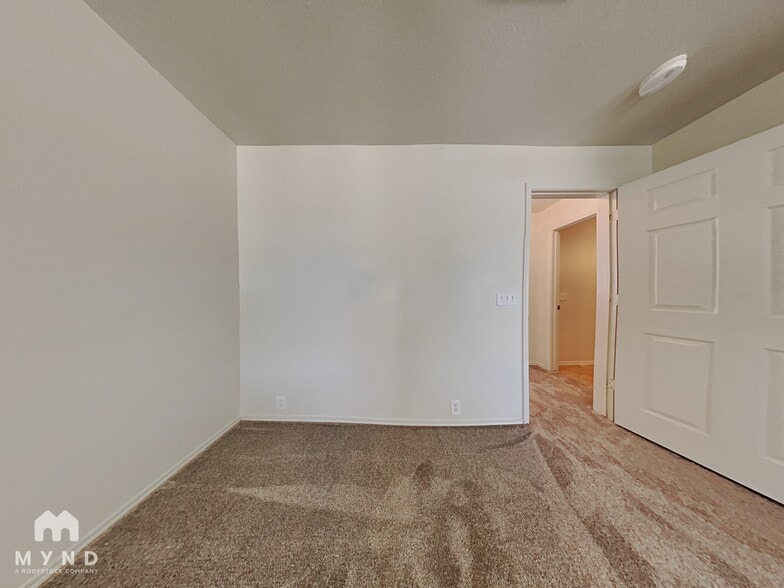 Building Photo - 16859 Mammoth Springs Dr
