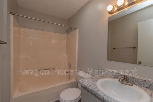 Building Photo - 2571 1/2 Tobacco Rd