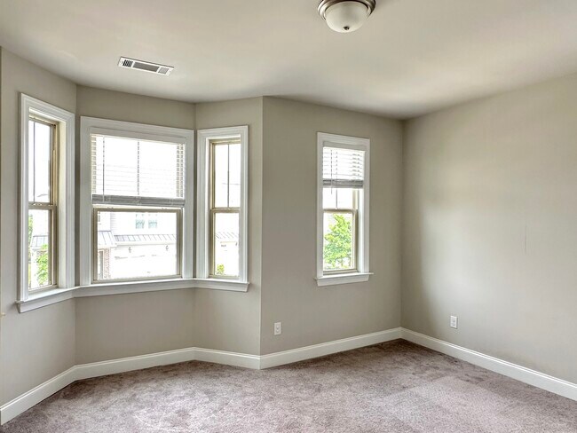 Building Photo - 1065 Penny Ln