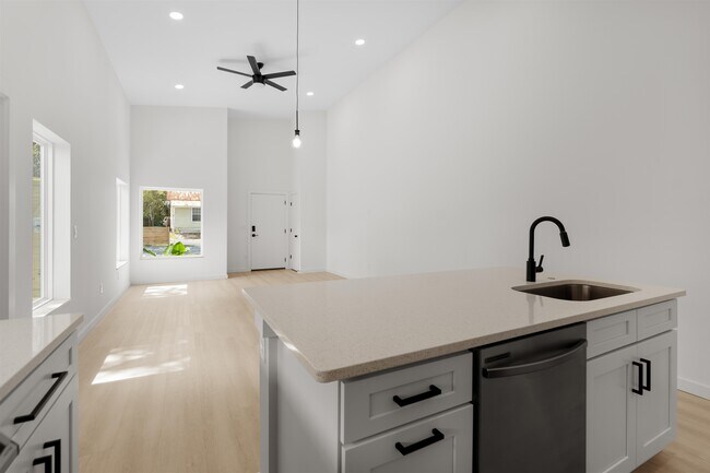 Building Photo - 29 Masters Dr