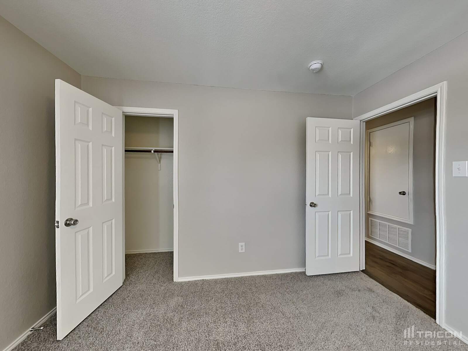 Building Photo - 1301 Water Lily Dr