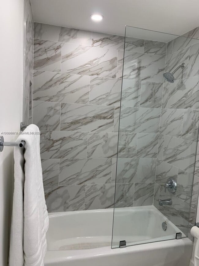 Building Photo - 185 SE 14th Terrace