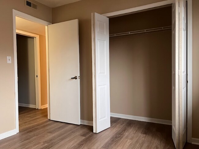 Building Photo - 1863 J Julian Ln