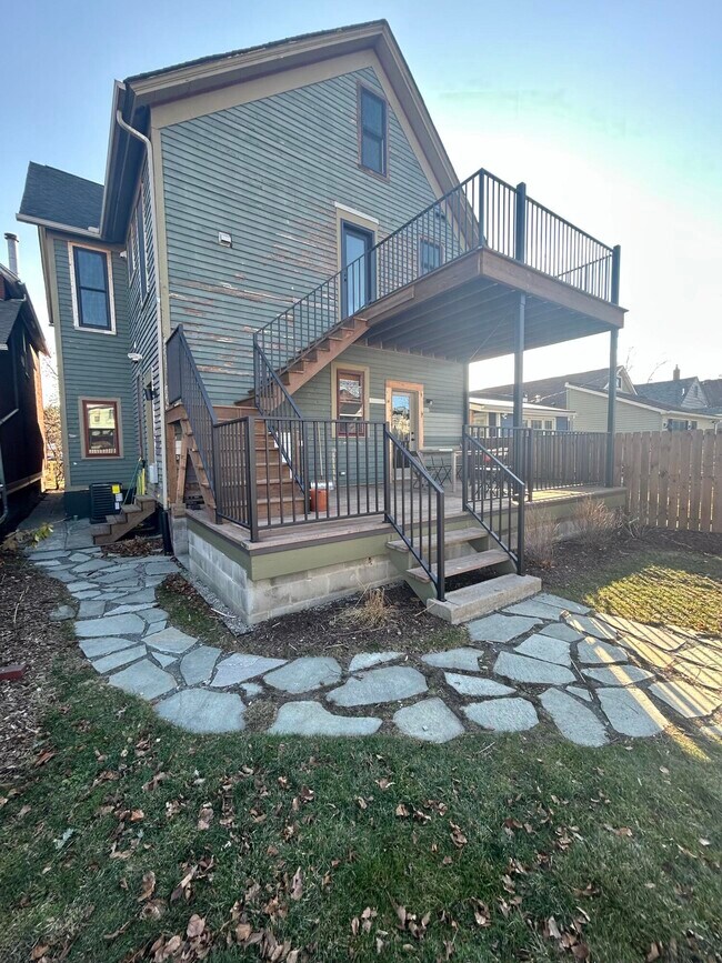 Building Photo - 1682 Bagley St