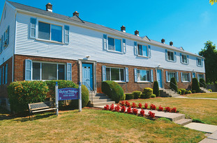 Building Photo - Oxford Village Townhomes