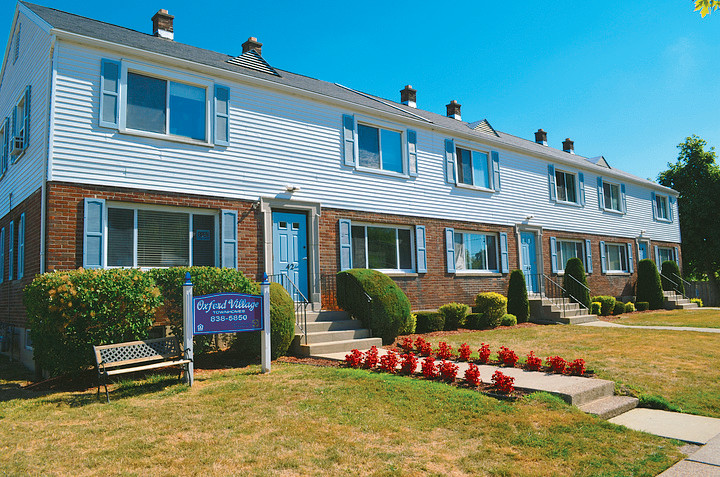 Primary Photo - Oxford Village Townhomes