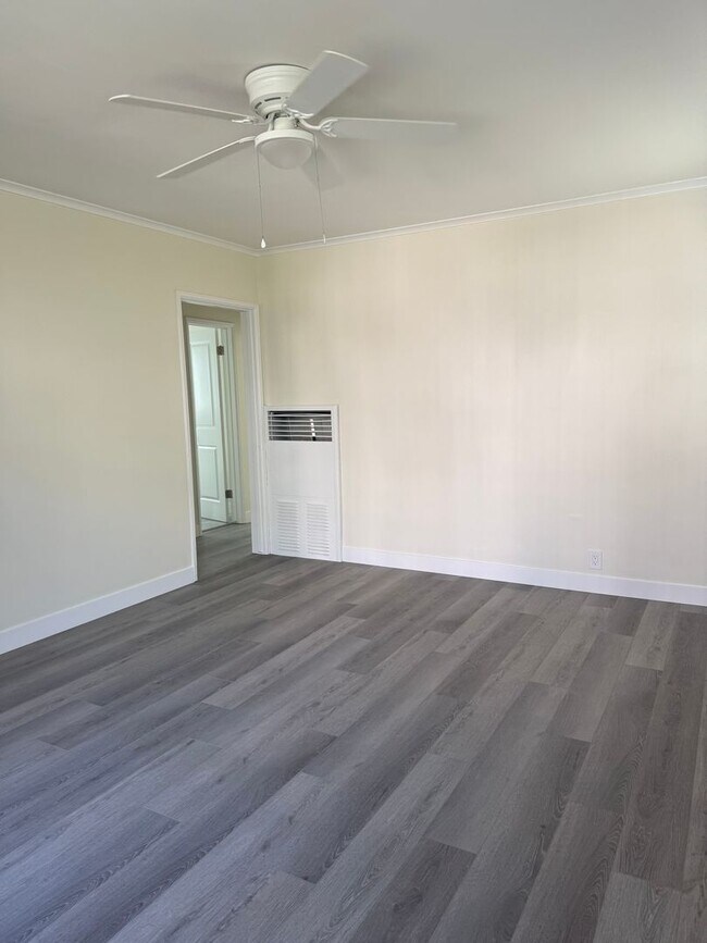 Building Photo - FOR RENT — COMPLETELY REMODELED Apartment