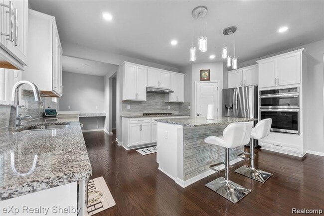 Building Photo - 49477 Hummel Dr