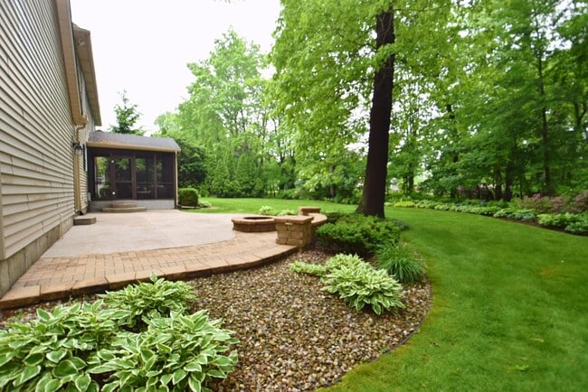 Building Photo - Penn Schools, executive home 4 bedroom 2.5...