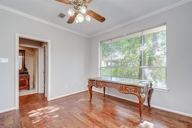 Building Photo - 201 Vanderpool Ln