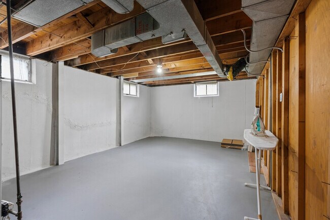 Building Photo - 660 Graham Rd