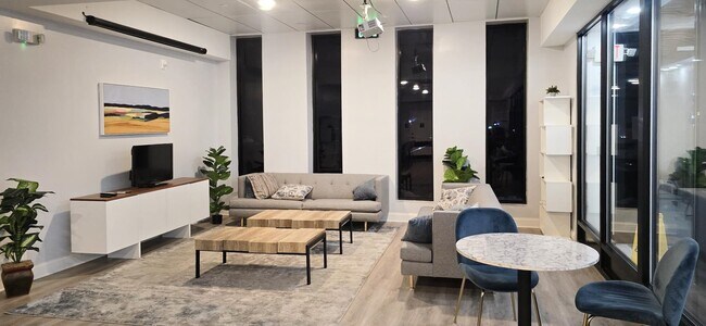 Building Photo - 211 Baldwin Ave