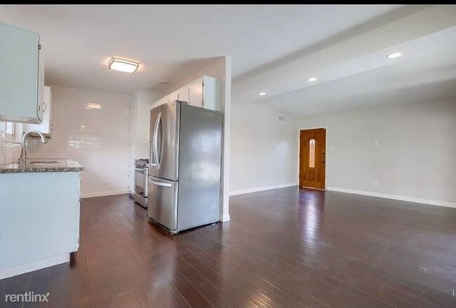 Building Photo - 3 br, 2 bath House - 7225 Macquarie Street