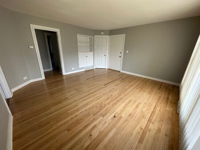 Building Photo - 1179 Deerfield Rd