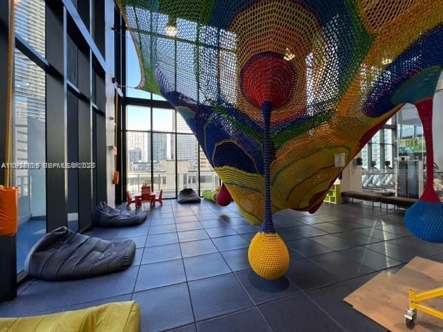 Building Photo - 1010 Brickell Ave