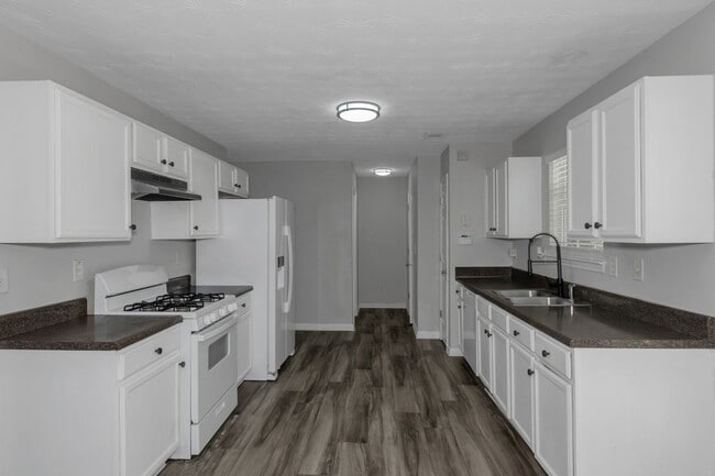 Building Photo - Available Now this Beautiful 4-Bedroom 2.5Baths Home in Stockbridge, GA!