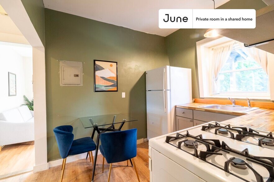 Building Photo - Room in Shared 2 bed/1 bath home