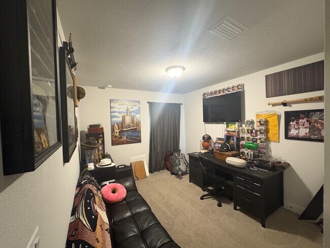 Building Photo - 5755 Marigold Loop