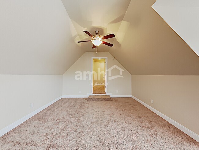 Building Photo - 1439 Sunray Dr