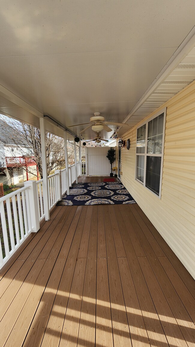 back covered deck - 833 Plantation Dr