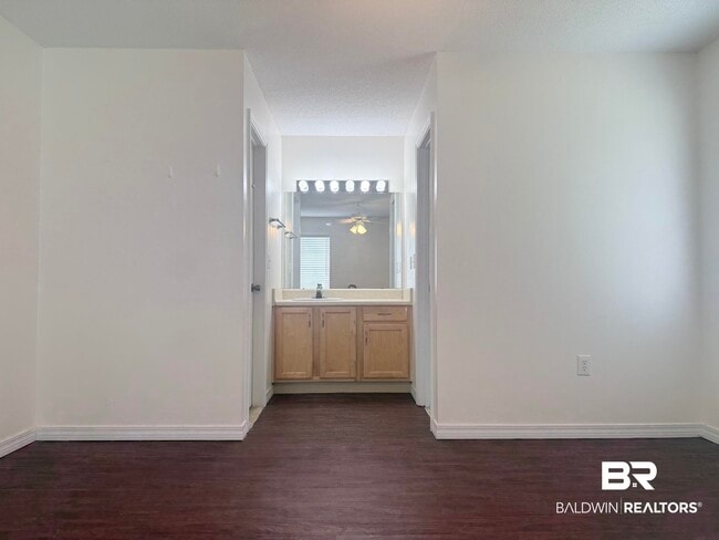 Building Photo - 431 Hamilton Blvd