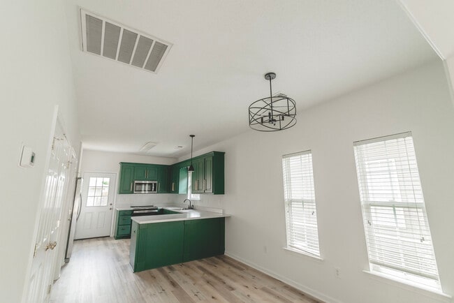 Building Photo - 9703 Full Moon Cir