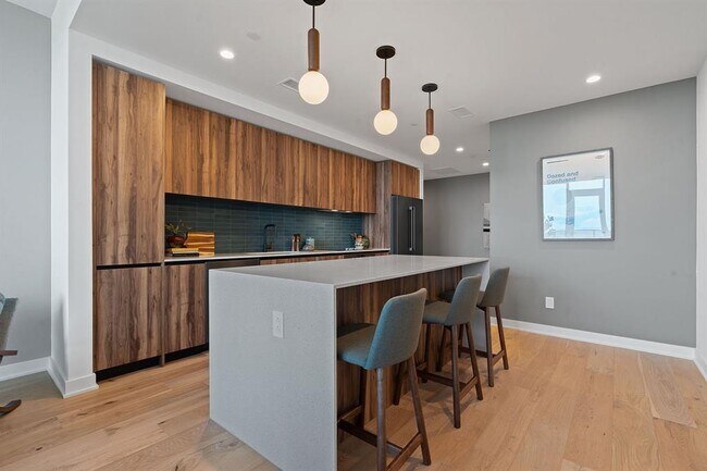 Building Photo - 84 East Ave