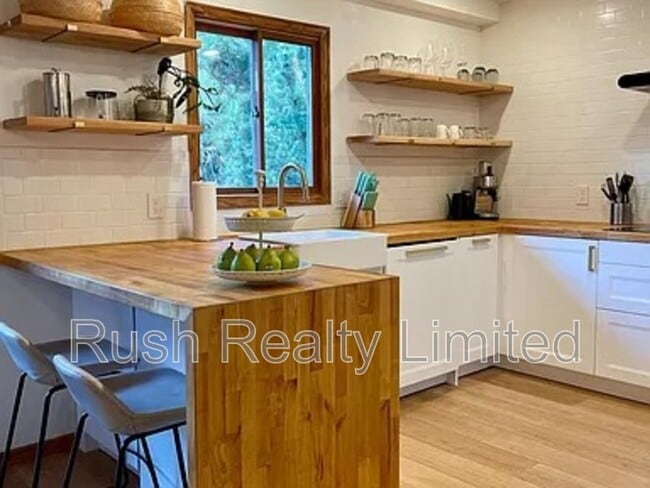 Building Photo - 2657 S University Blvd