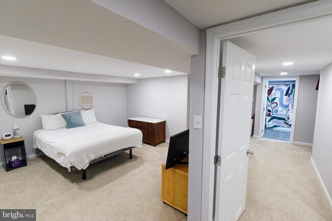 Building Photo - 1113 Clifton St NW